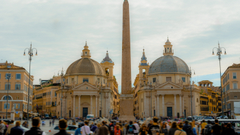 Le Monde accusa Roma di essere Disneyland
