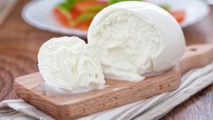 Mozzarella, molti sbagliano a mangiarla