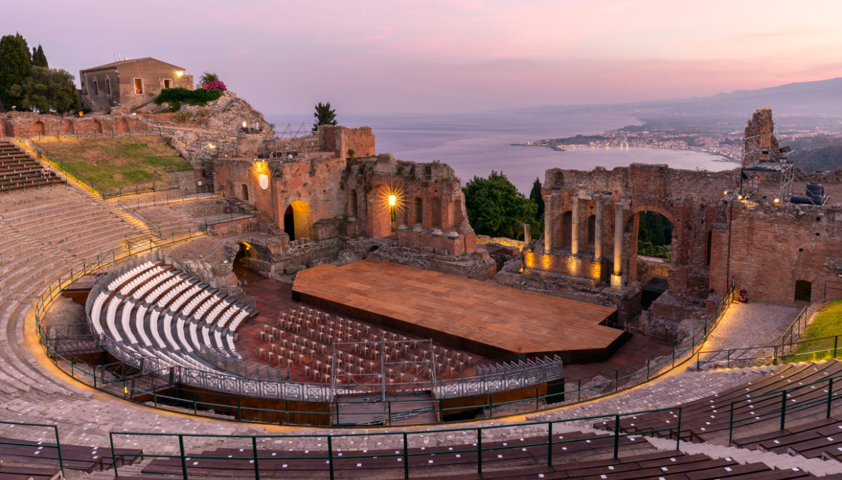 Polemica Teatro Taormina chiuso per lavori