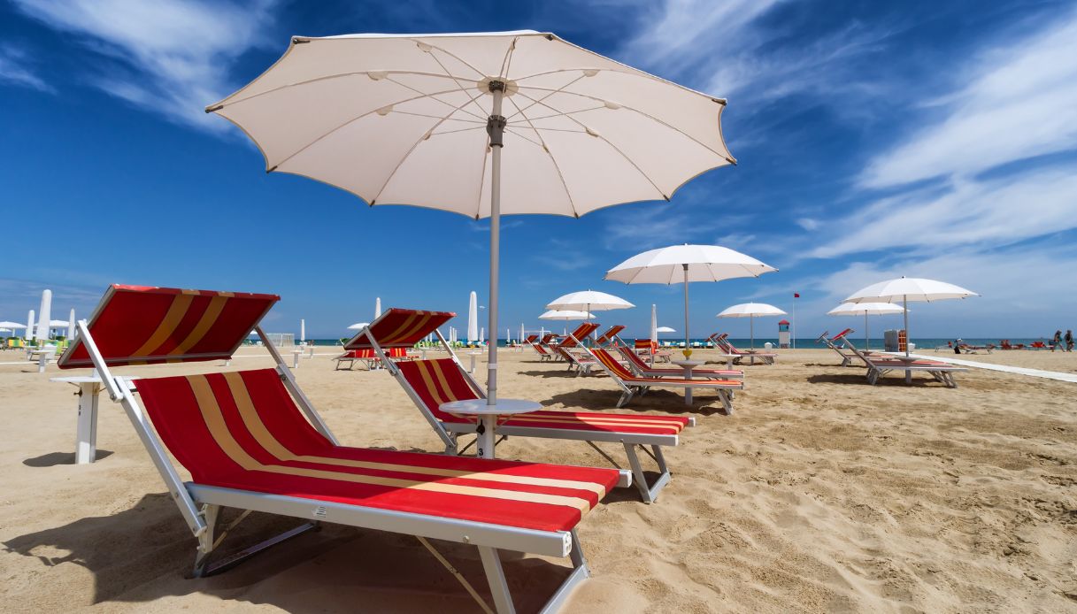 La classifica delle spiagge meno costose in Italia nel 2025