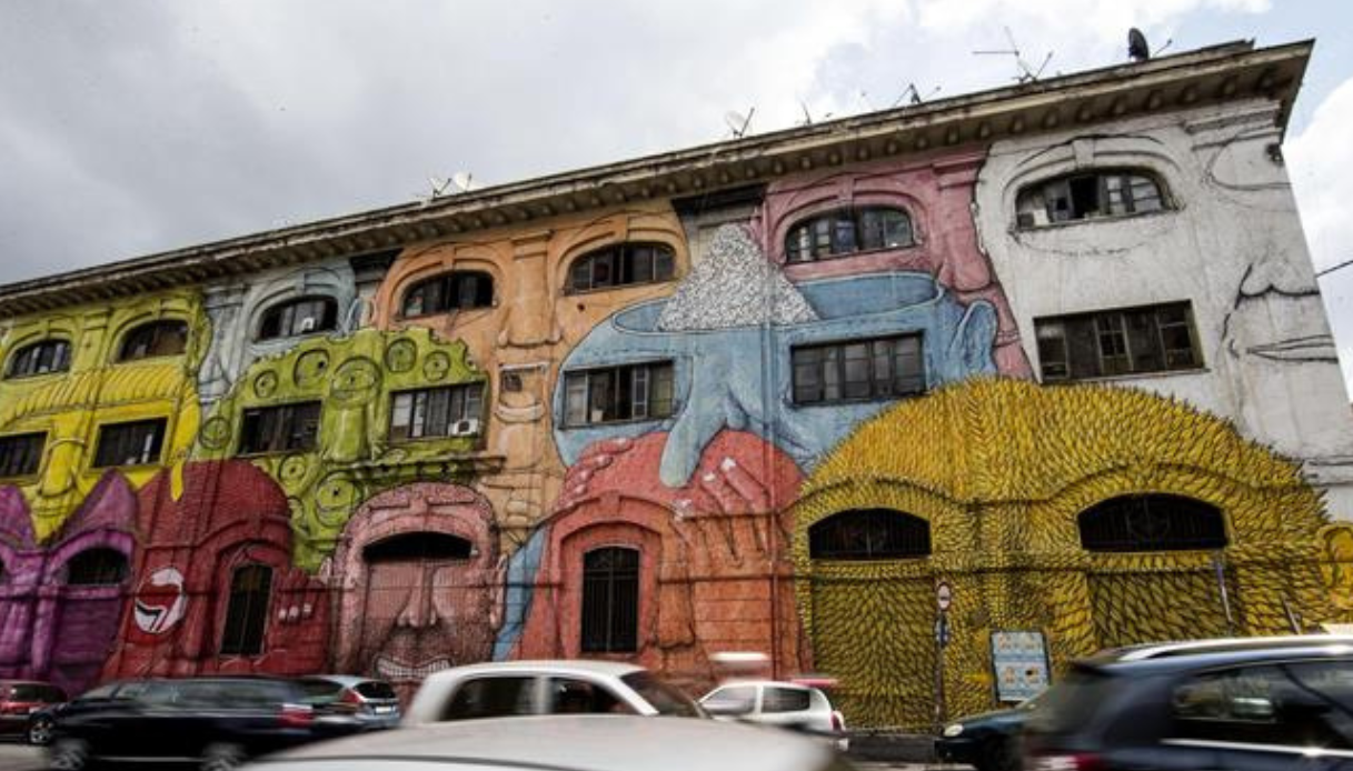 Murale di Blu cancellato a Roma