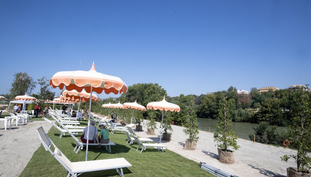 Tiberis, spiaggia sul Tevere