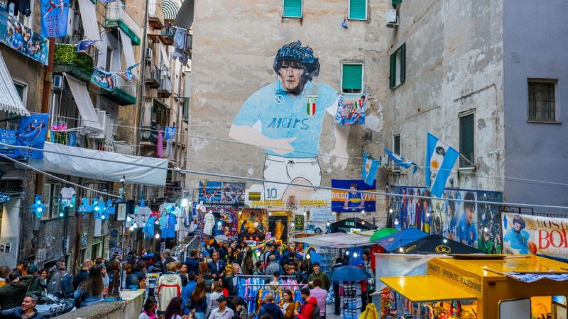 Il centro  di Napoli è morto"