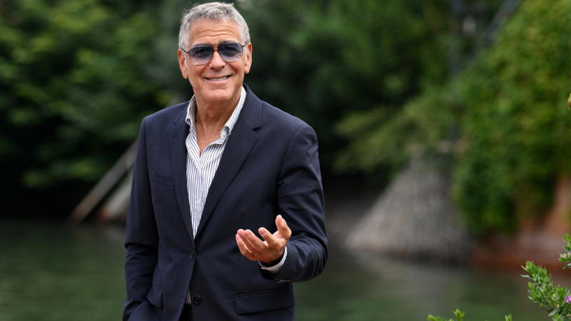clooney-salotto-galleggiante-lago-como