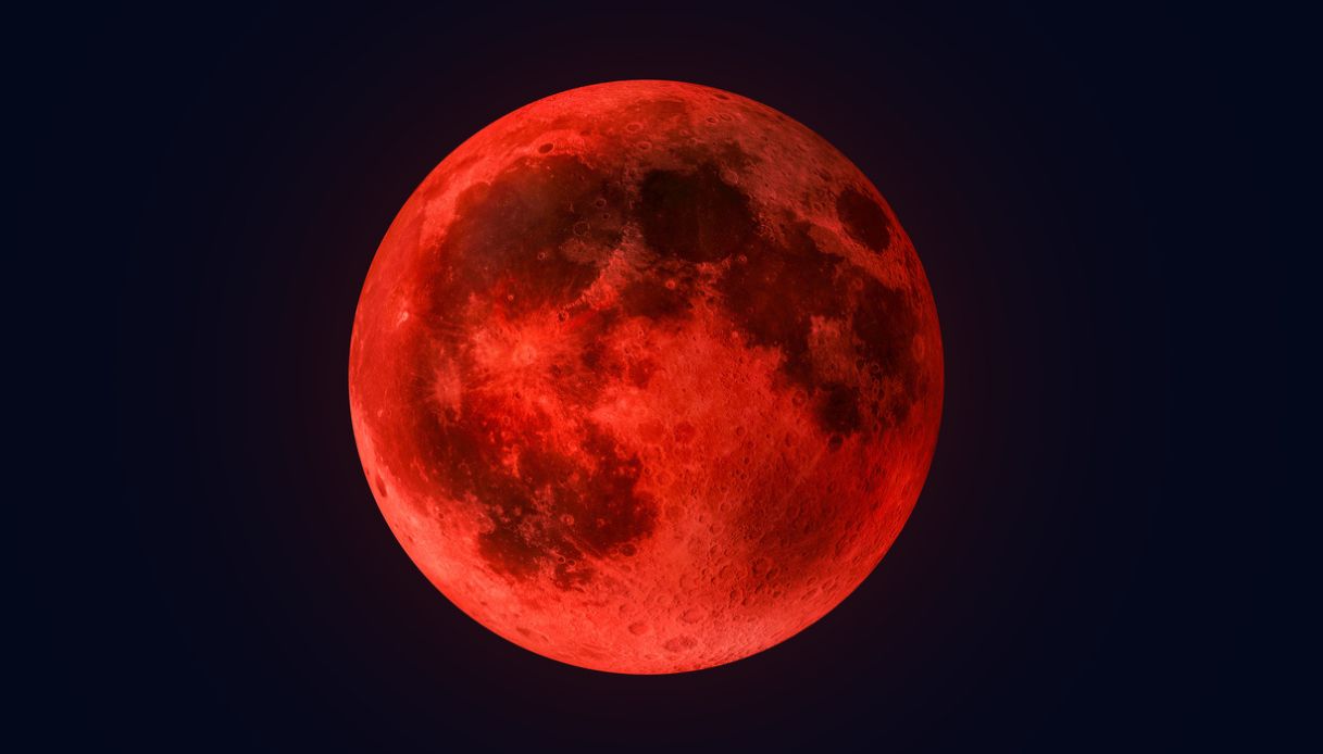 Eclissi totale e Luna di sangue, quando e dove vederla in Italia