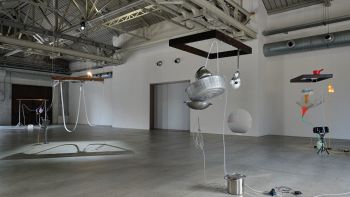 Yuko Mohri “Entanglements”, suono e movimento