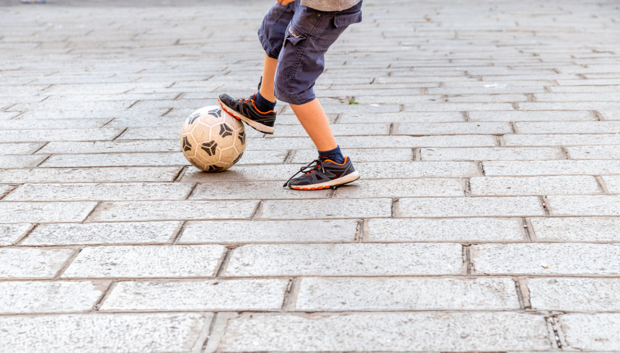 Roma divieto calcio piazza Califano