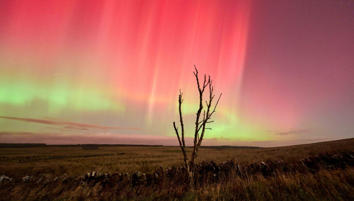 Aurora boreale in Italia, magico show dalle Alpi alla Sardegna