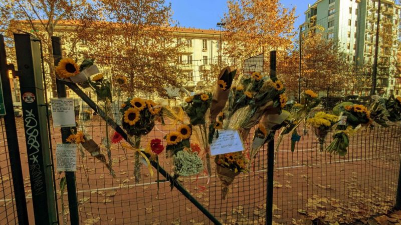 Milano invasa dai girasoli