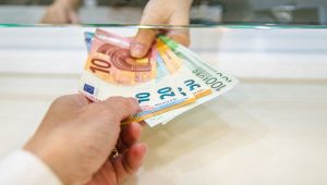 Classifica stipendi, chi guadagna di più in Italia