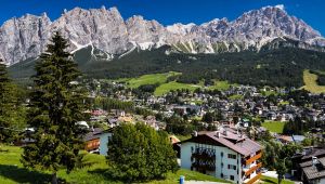 Le località italiane dove costano di più le case in montagna