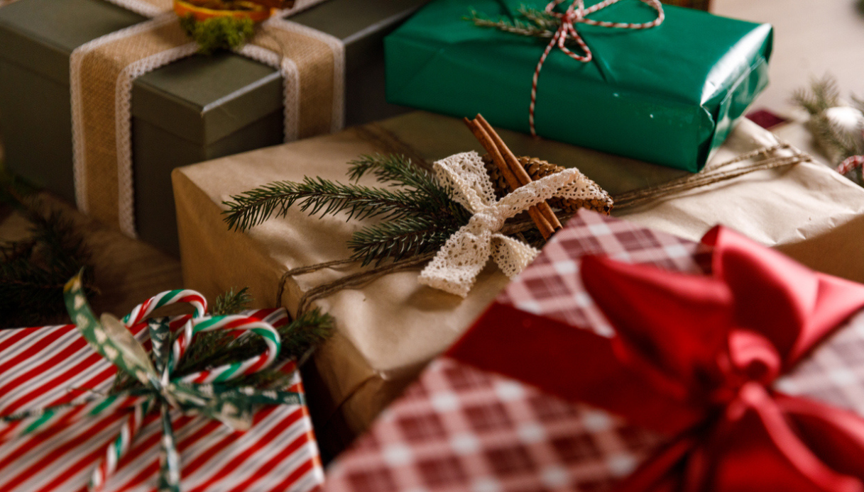 Quanto hanno speso gli italiani per il Natale 2025: la maxi cifra