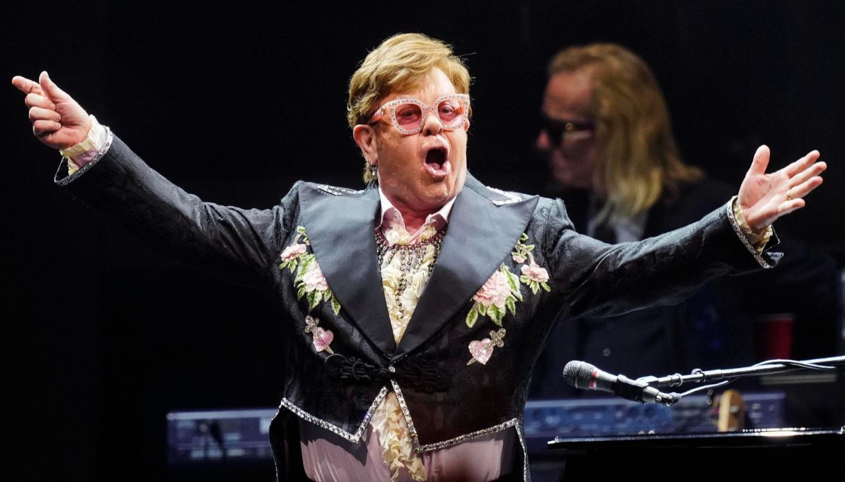 Quanto costa lo spumante di Elton John 0 alcol con uve italiane