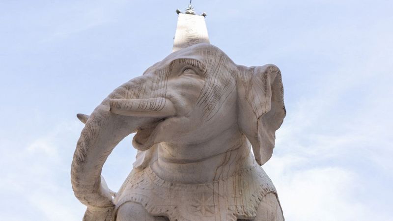 Elefantino del Bernini e non solo: gli sfregi a opere d'arte e monumenti