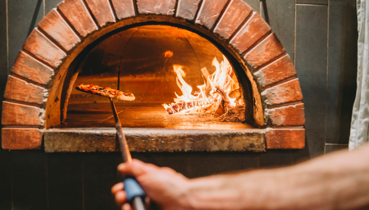 Pizza “Mancanza di personale” a Caserta