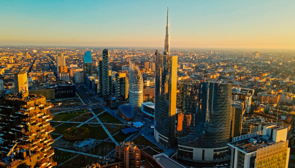 i milionari in fuga da Dubai comprano ville e attici in Italia