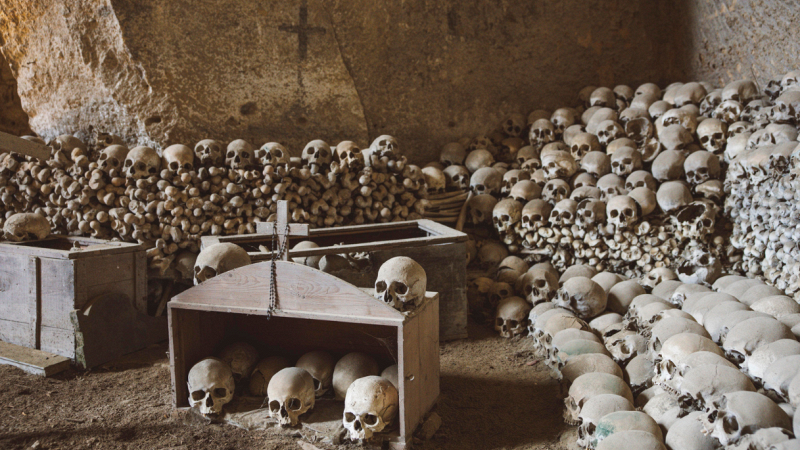 cimitero-fontanelle-napoli-riapertura-adozione-teschi
