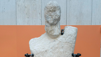 Giganti di Mont’e Prama insieme a Cabras