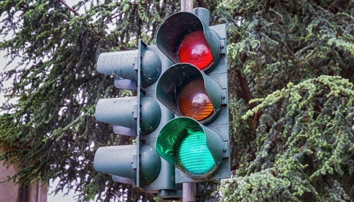 Semaforo in strada