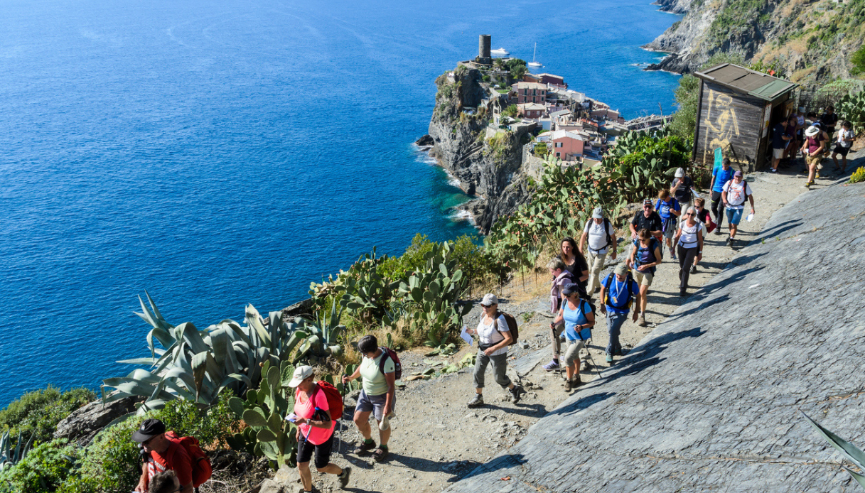 Cinque Terre auricolari anti overtourusm