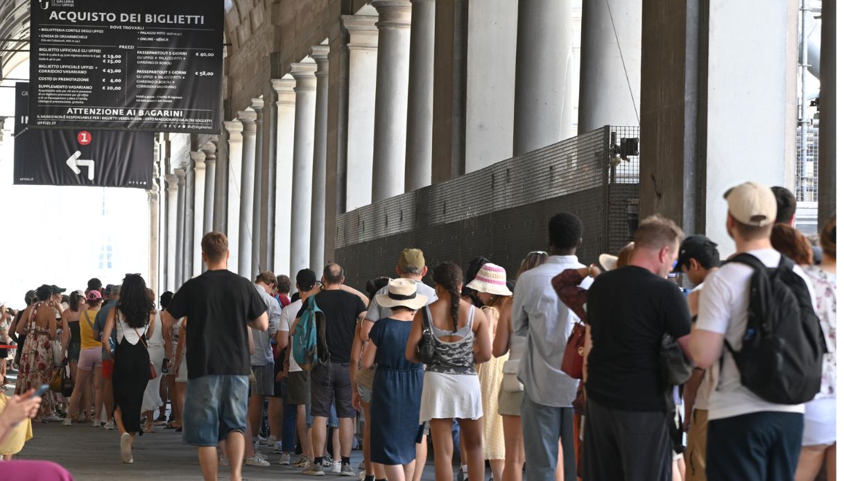 Caldo code agli Uffizi