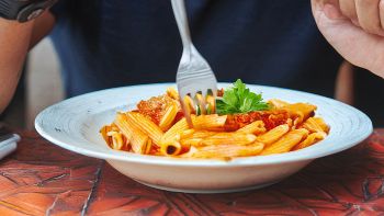 Cose da non fare quando si mangia