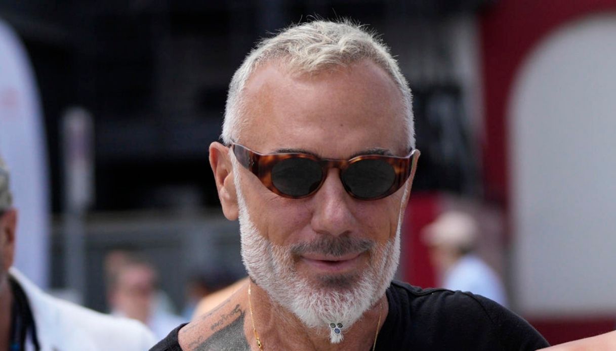 Gianluca Vacchi in vacanza in Puglia col super yacht Genie Blu