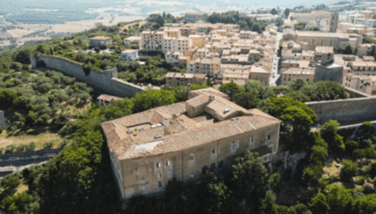 Il Castello di Monteregio a Massa Marittima torna in vendita