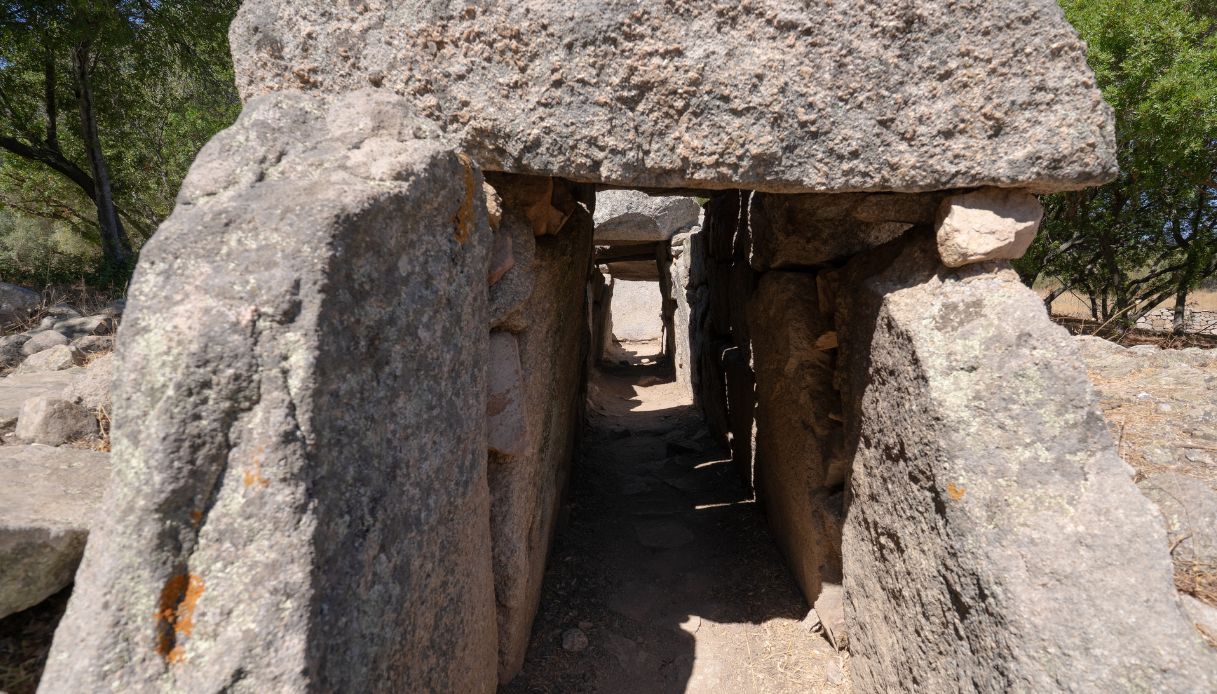 Scoperta una nuova Tomba dei Giganti in Sardegna