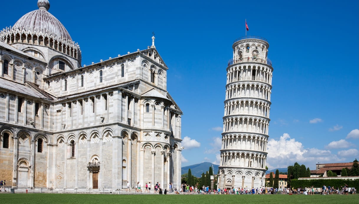 Terremoto a Pisa ma la Torre pendente resiste: il suo 