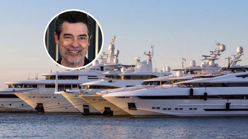 Alessandro Gassman e yacht in mare