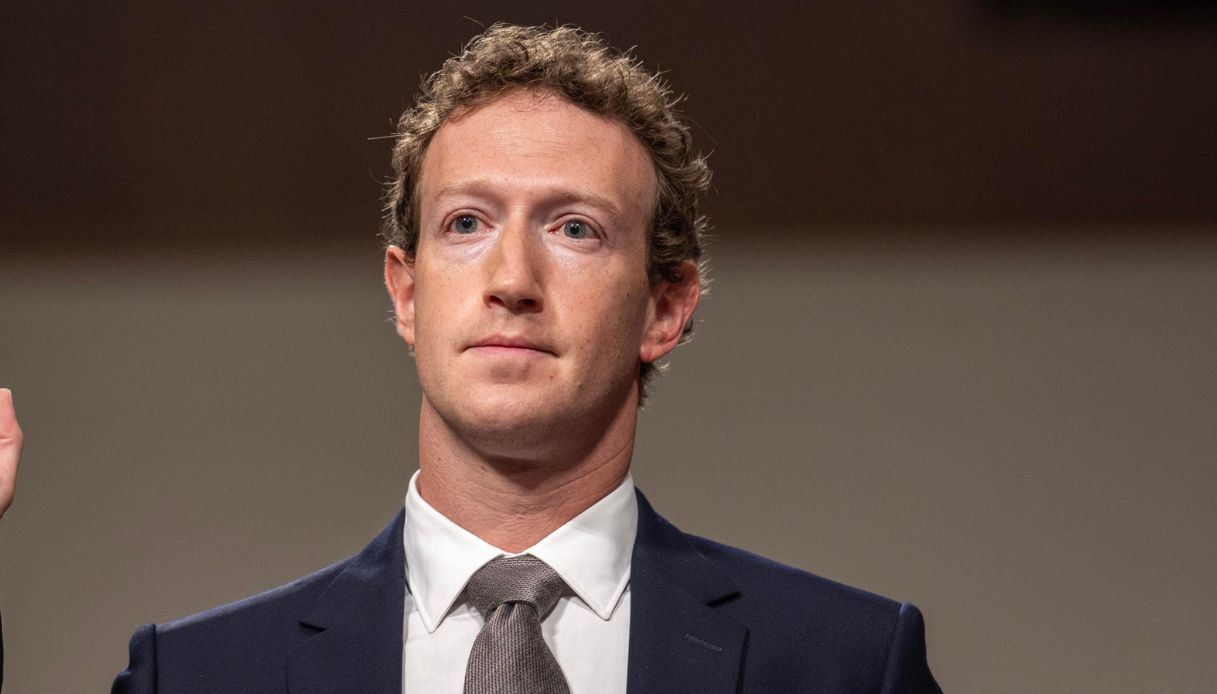 Mark Zuckerberg in Costiera con il suo yacht dopo la maxi causa