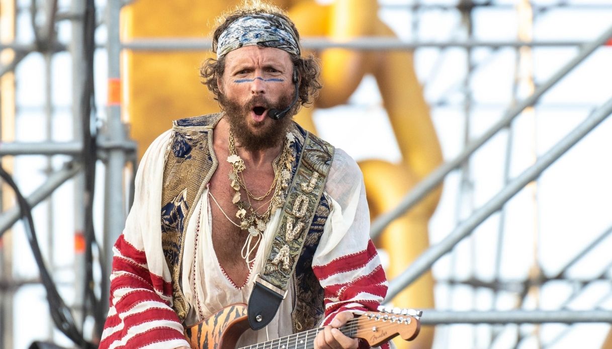 Jovanotti ha fatto arrabbiare Barletta: cos'è successo