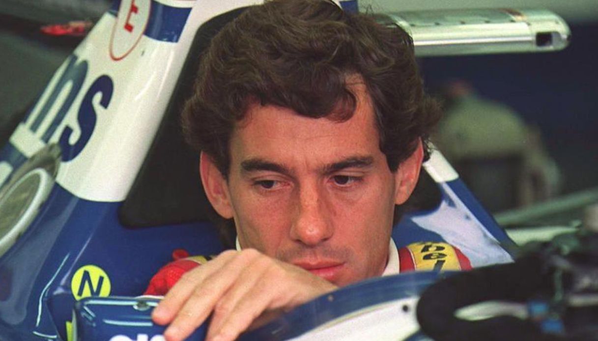 A Imola è rispuntato un frammento dell'auto di Ayrton Senna