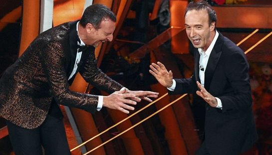 Amadeus e Benigni sul palco dell'Ariston