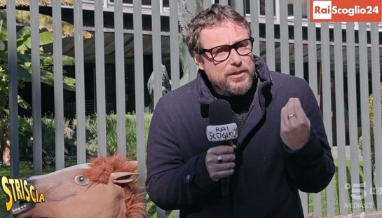 Sanremo, la denuncia di Striscia: 1.100 persone inviate dalla Rai Sanremo, la denuncia di Striscia: 1.100 persone inviate dalla Rai
