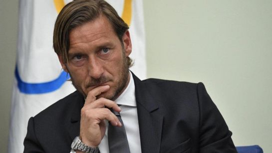 Le presunte chat tra Totti e una naufraga dell'Isola