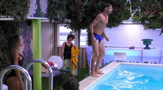 Il party in piscina
