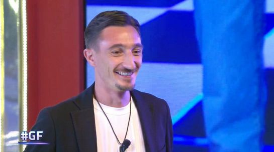 Ciro Petrone parla dei problemi con la fidanzata