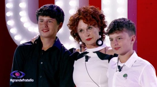 Beatrice fa gli auguri al figlio