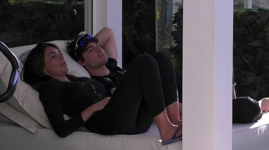 Flirt tra Greta e Vittorio