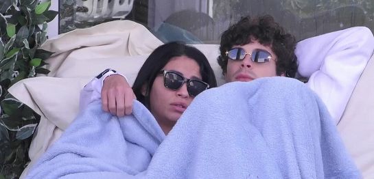 Vittorio e Monia si avvicinano molto