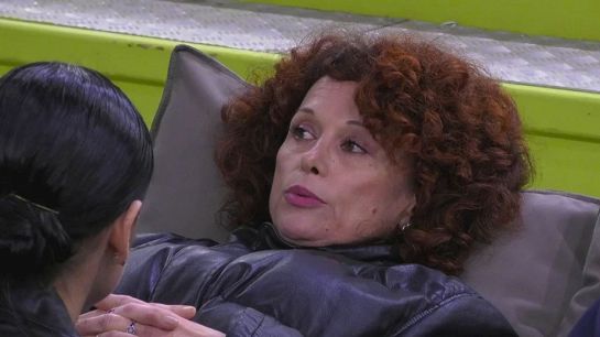 Beatrice risponde a tono a Cesara