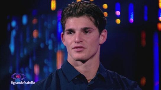 Paolo urla a Letizia fuori dalla casa