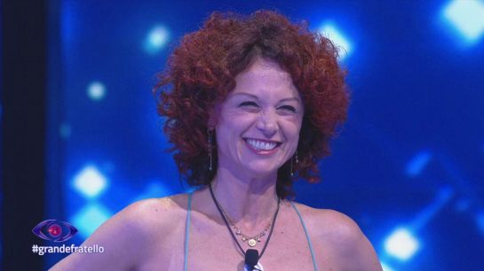 Beatrice Luzzi attaccata dai gieffini
