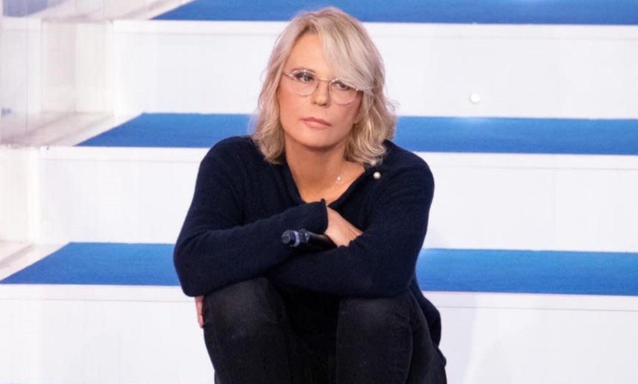 https://wips.plug.it/cips/libero.it/magazine/cms/2024/04/maria-de-filippi.jpg