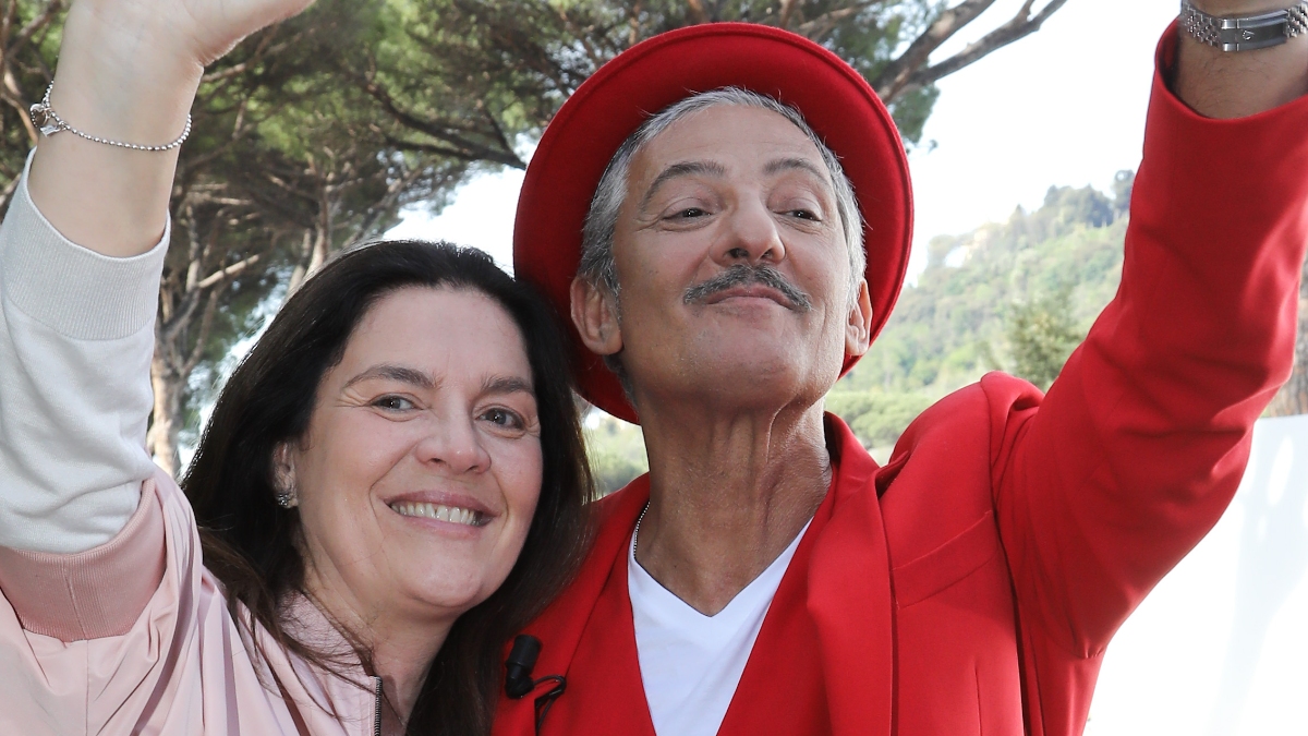 https://wips.plug.it/cips/libero.it/magazine/cms/2024/08/chi_e_moglie_fiorello.jpeg