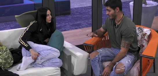 Javier si apre con Shaila