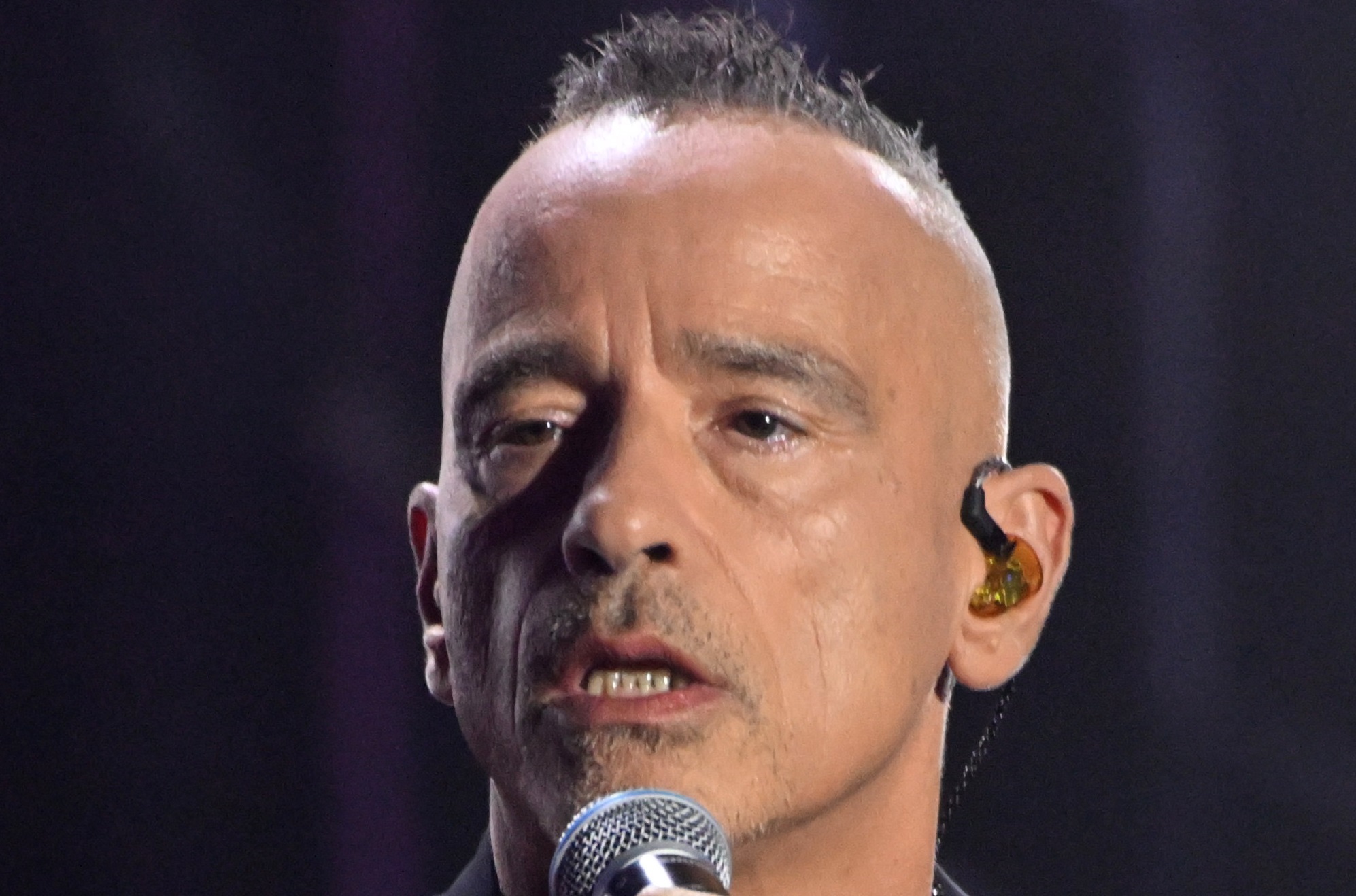 Eros Ramazzotti nei guai, causa da 200mila euro: "Lavori inusitati". La replica del suo avvocato