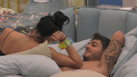 Il presunto bacio nascosto tra Shaila e Javier